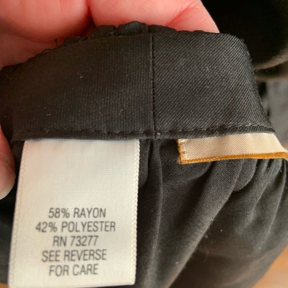 Black Vera wang wrap for dressy conditions cute - Picture 2 of 6